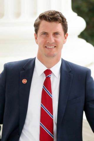 Headshot of Henry Stern